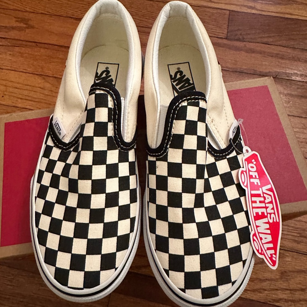Girls classic Vans slip on sneaker. NWT and original box. Big girls size 3.